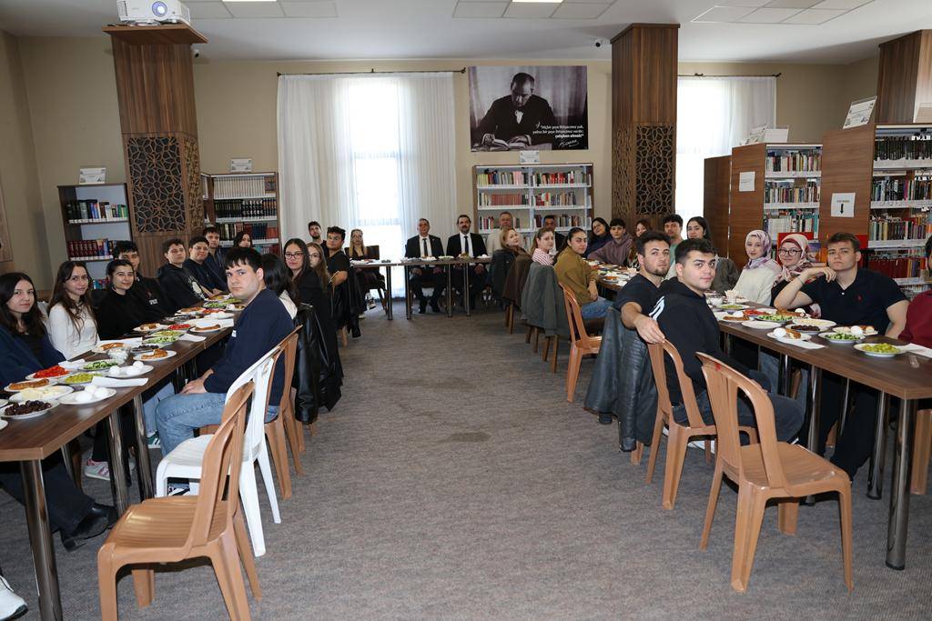 Başkan Şimşek YKS Adaylarıyla Kahvaltıda Buluştu