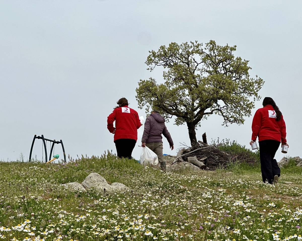 Türk Kızılay Manisa’dan Üç Mahallede Gıda Desteği