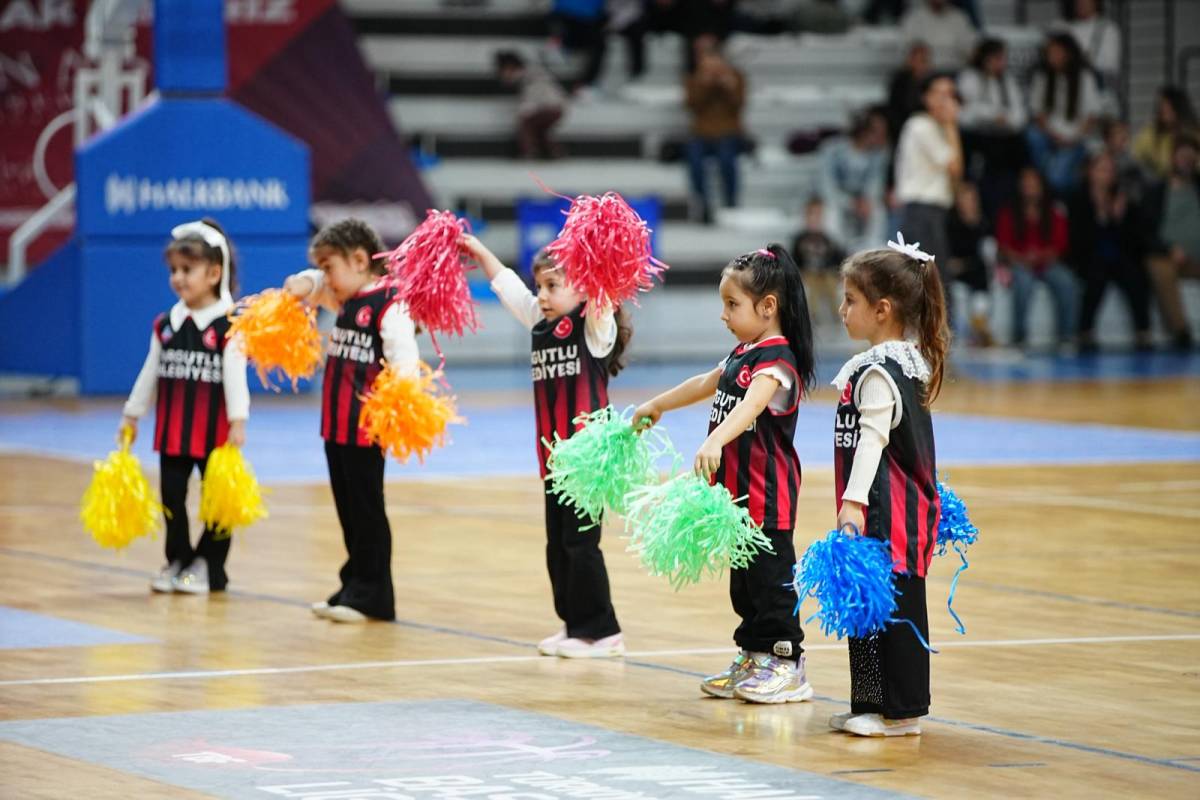 Turgutlu’nun Perileri Zirveye Kuruldu