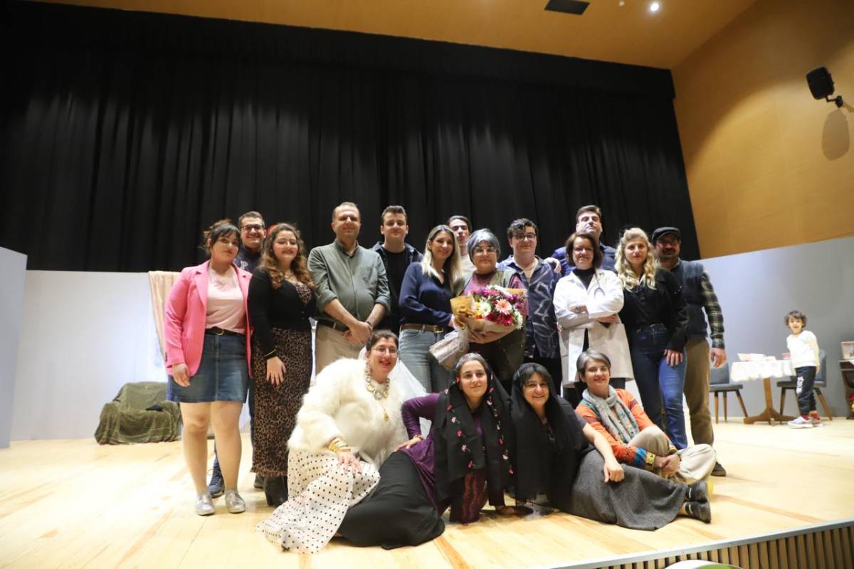 Turgutlu’da ‘Canım Komşularım’ Oyunu Büyük Beğeni Aldı