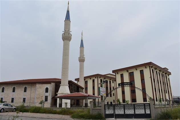 Açılmadan eskidi, Karaköy Kur’an Kursu açılmak için neyi bekliyor?