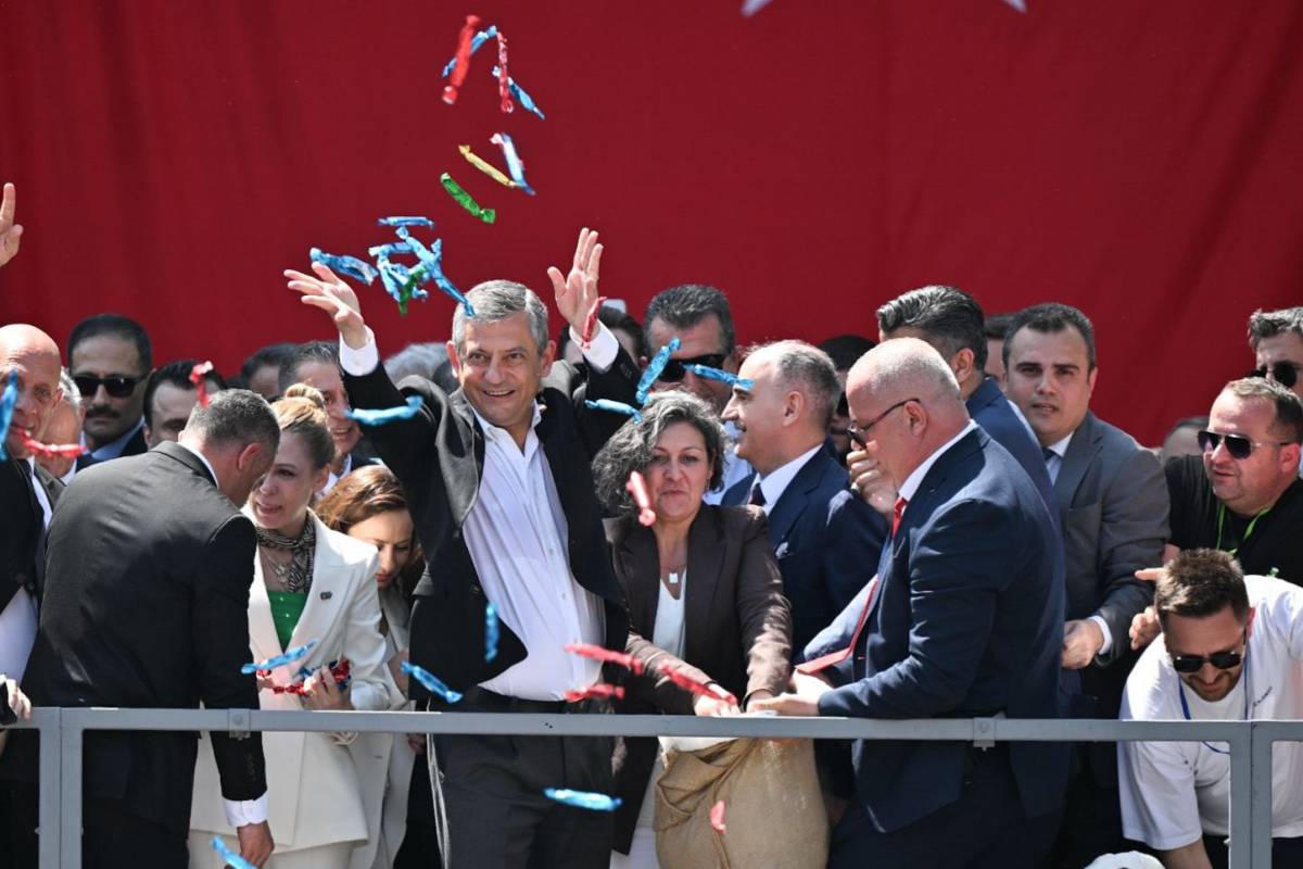 Manisa’da 10 Ton Mesir Saçıldı, Festival Sona Erdi