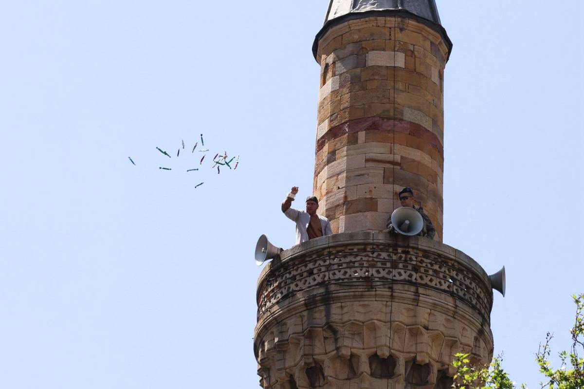 Manisa’da 10 Ton Mesir Saçıldı, Festival Sona Erdi