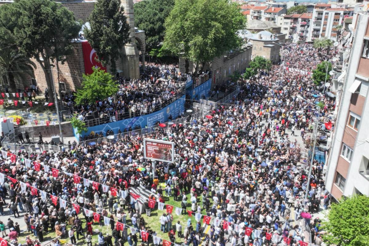 Manisa’da 10 Ton Mesir Saçıldı, Festival Sona Erdi