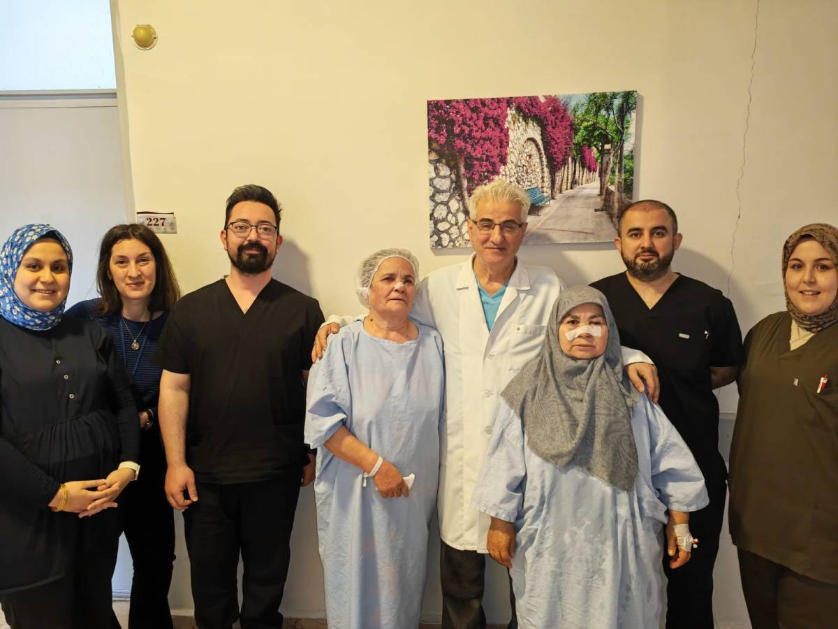 Akhisar’da Lazer Destekli Göz Ameliyatı Başarısı