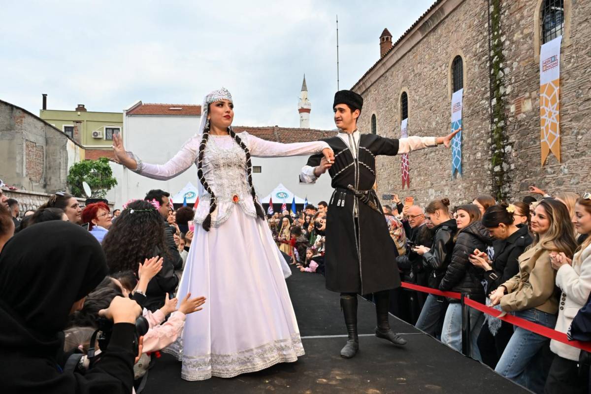 Kuyualan’da 23 Nisan’a Anlamlı Kutlama