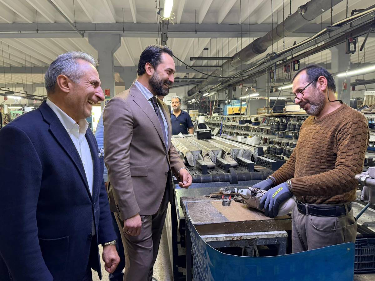 Arınç Manisa’da temaslarını sürdürdü