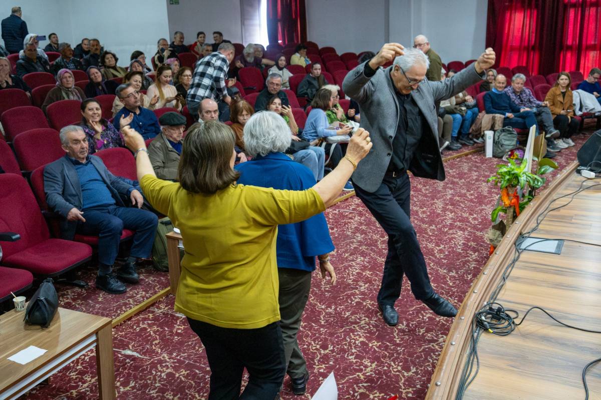 Ahmet Büke Memleketi Gördes’te Okurlarıyla Buluştu