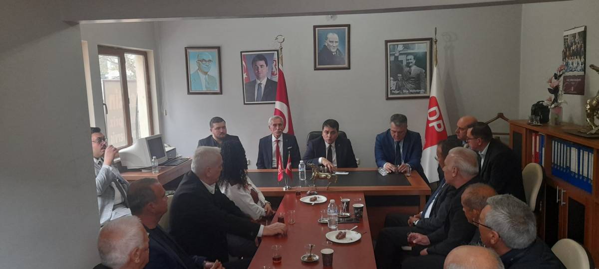 Uysal’dan Manisa’da Ekonomi ve Demokrasi Vurgusu