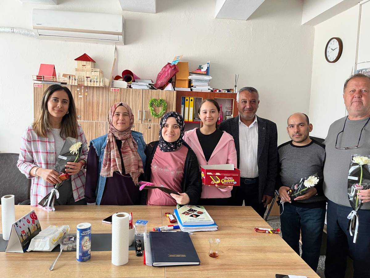 Erhan Peker’den Gördes’te Anlamlı Moral Ziyareti