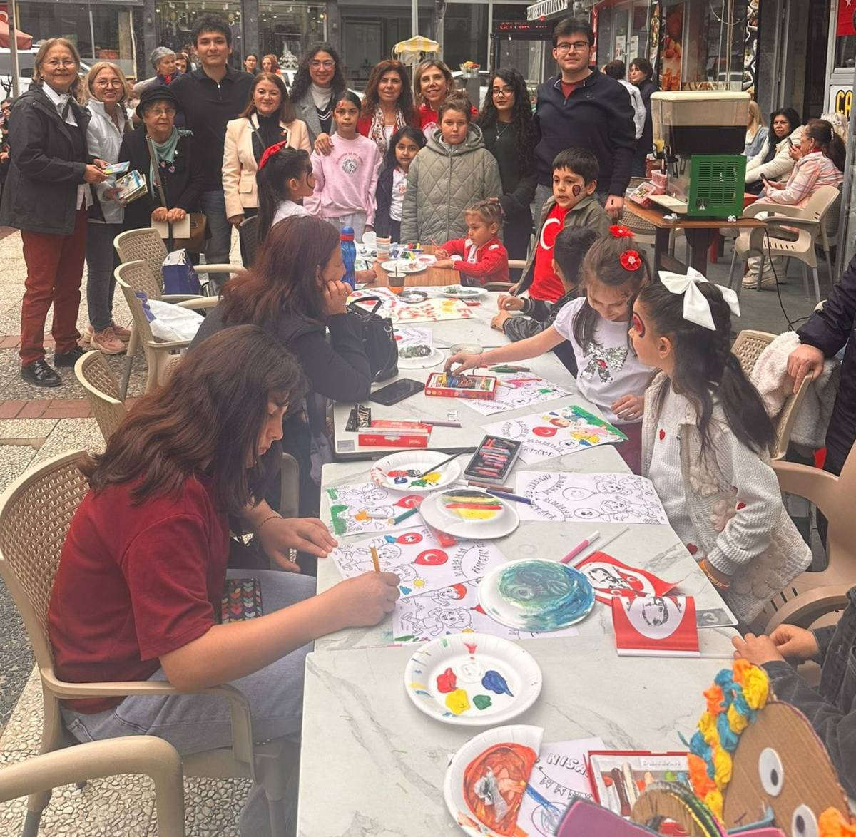Manisa’da Kadınlardan 23 Nisan’a Anlamlı Etkinlik