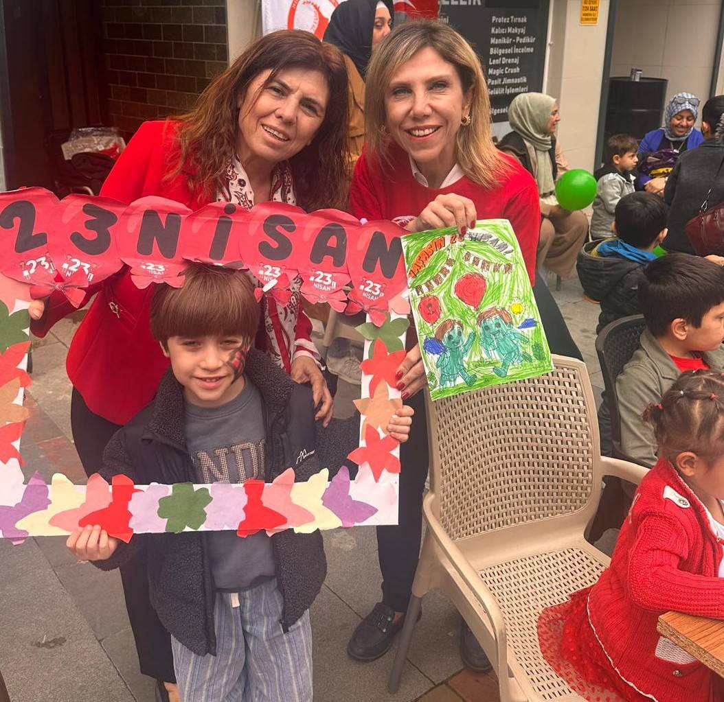 Manisa’da Kadınlardan 23 Nisan’a Anlamlı Etkinlik
