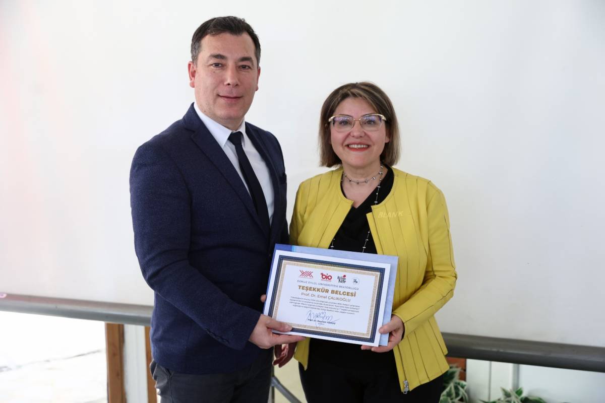 DEÜ’de Bilim Kafe Sohbetleri: Güneşten Korunmanın Şifreleri