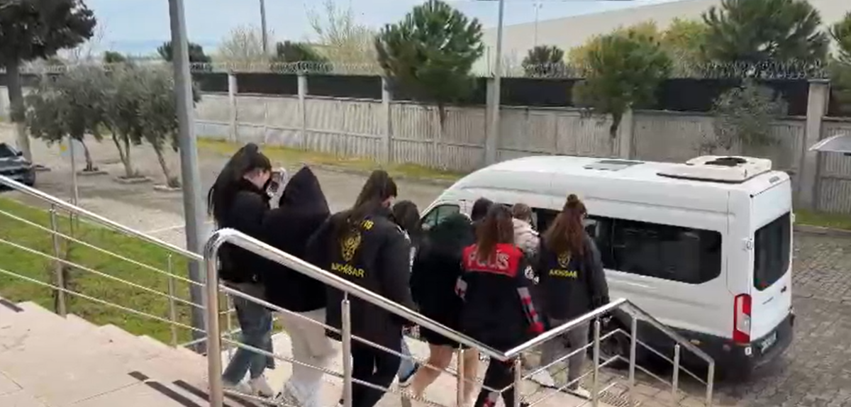 Akhisar’da Masaj Salonlarına Fuhuş Operasyonu