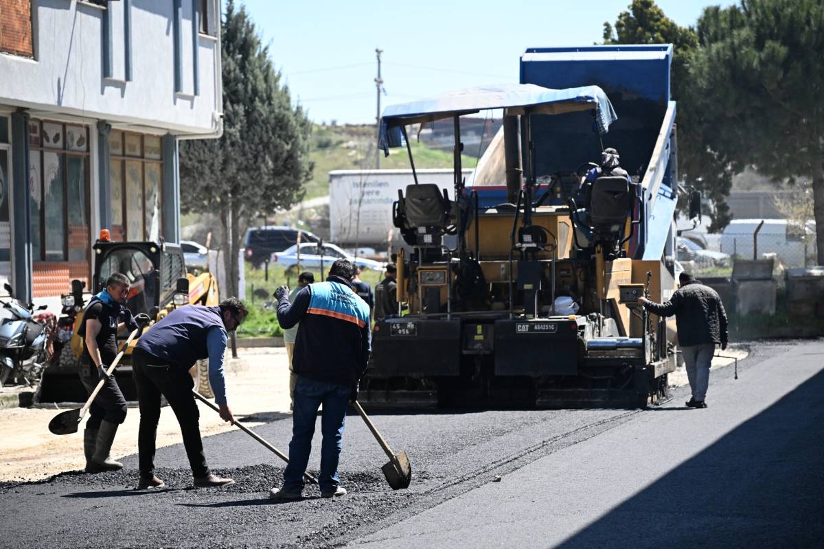 Kula Ayakkabıcılar Sitesi’nde Asfalt Mesaisi Sürüyor