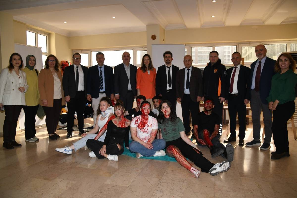 Manisa’da Afet Sempozyumuna Büyükşehir Desteği