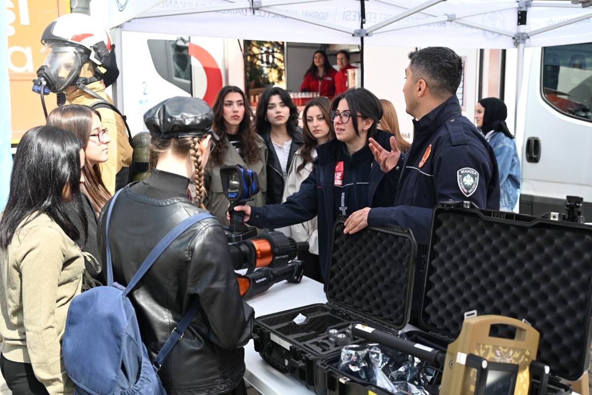 Manisa’da Afet Sempozyumuna Büyükşehir Desteği