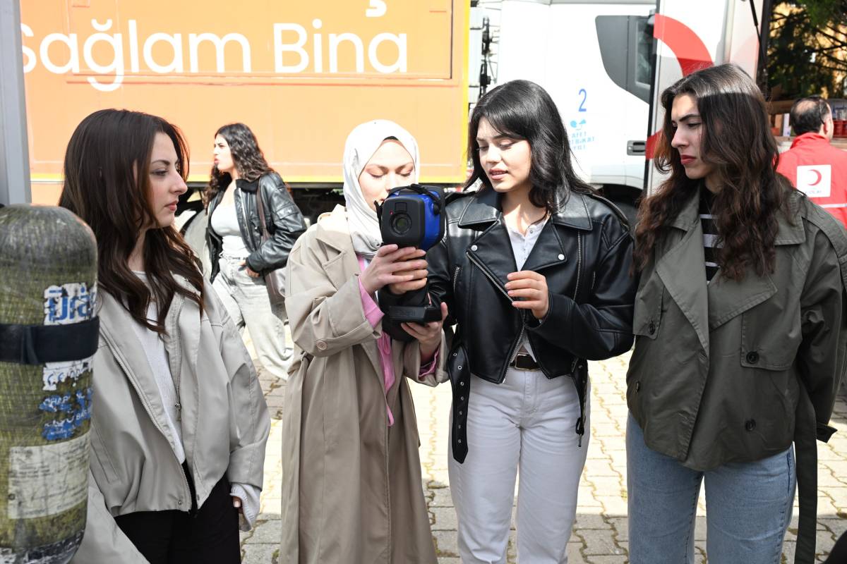 Manisa’da Afet Sempozyumuna Büyükşehir Desteği