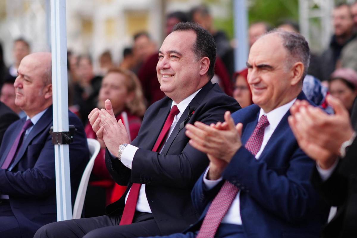 Manisa’da 23 Nisan Coşkusu Meydanı Doldurdu