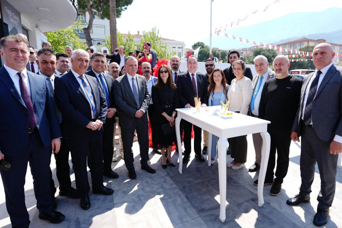 Manisa'da Bir İlk: Frida Kahlo Sergisi Kapılarını Açtı