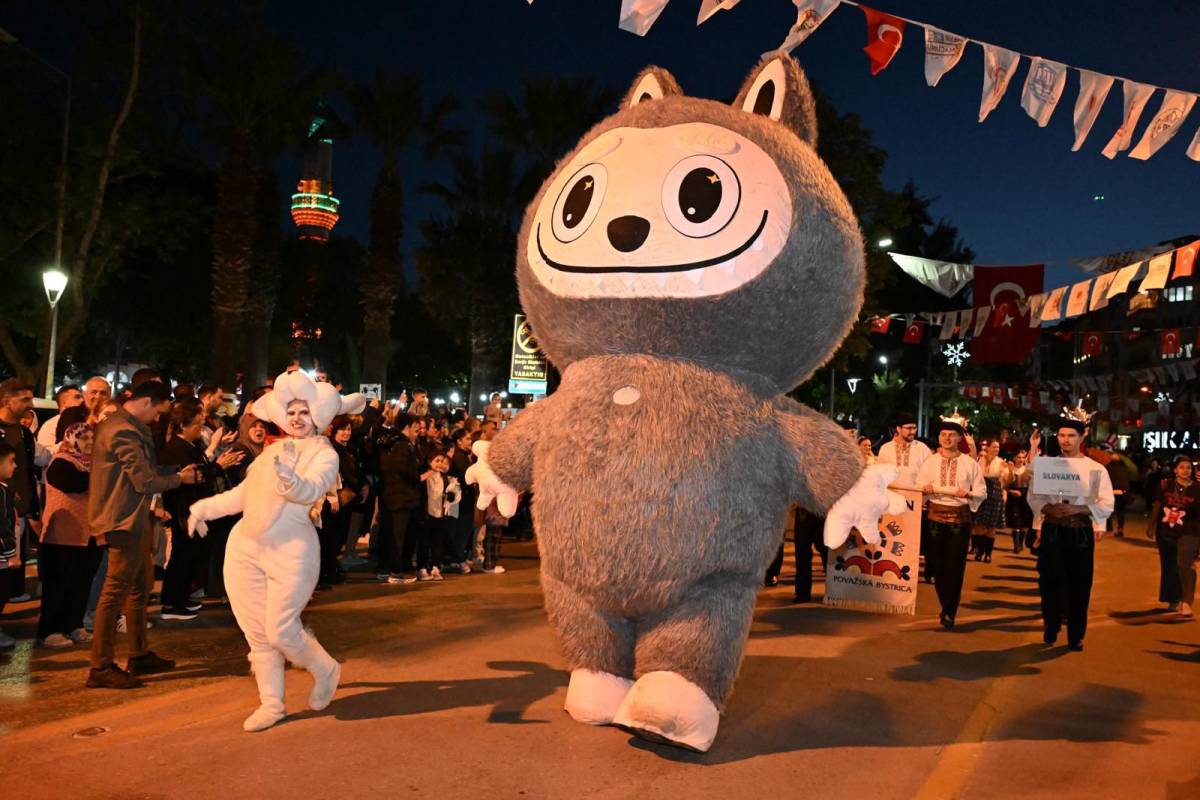 Mesir Festivali Kortejle Coşkuyla Başladı