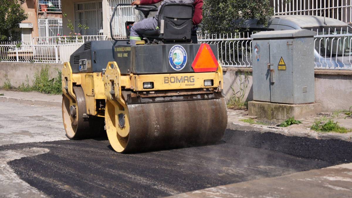 Salihli’de Bozulan Yollar Onarılıyor