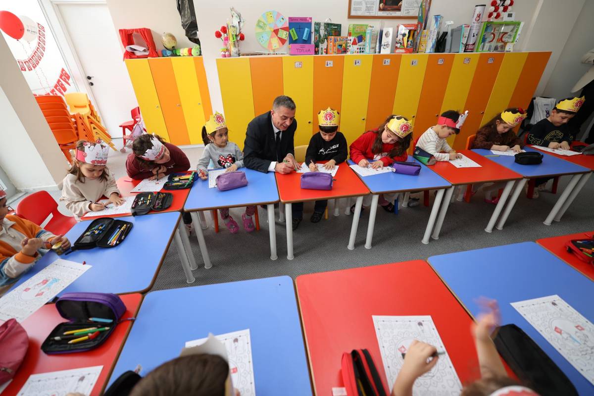 Başkan Şimşek’ten Miniklere 23 Nisan Ziyareti