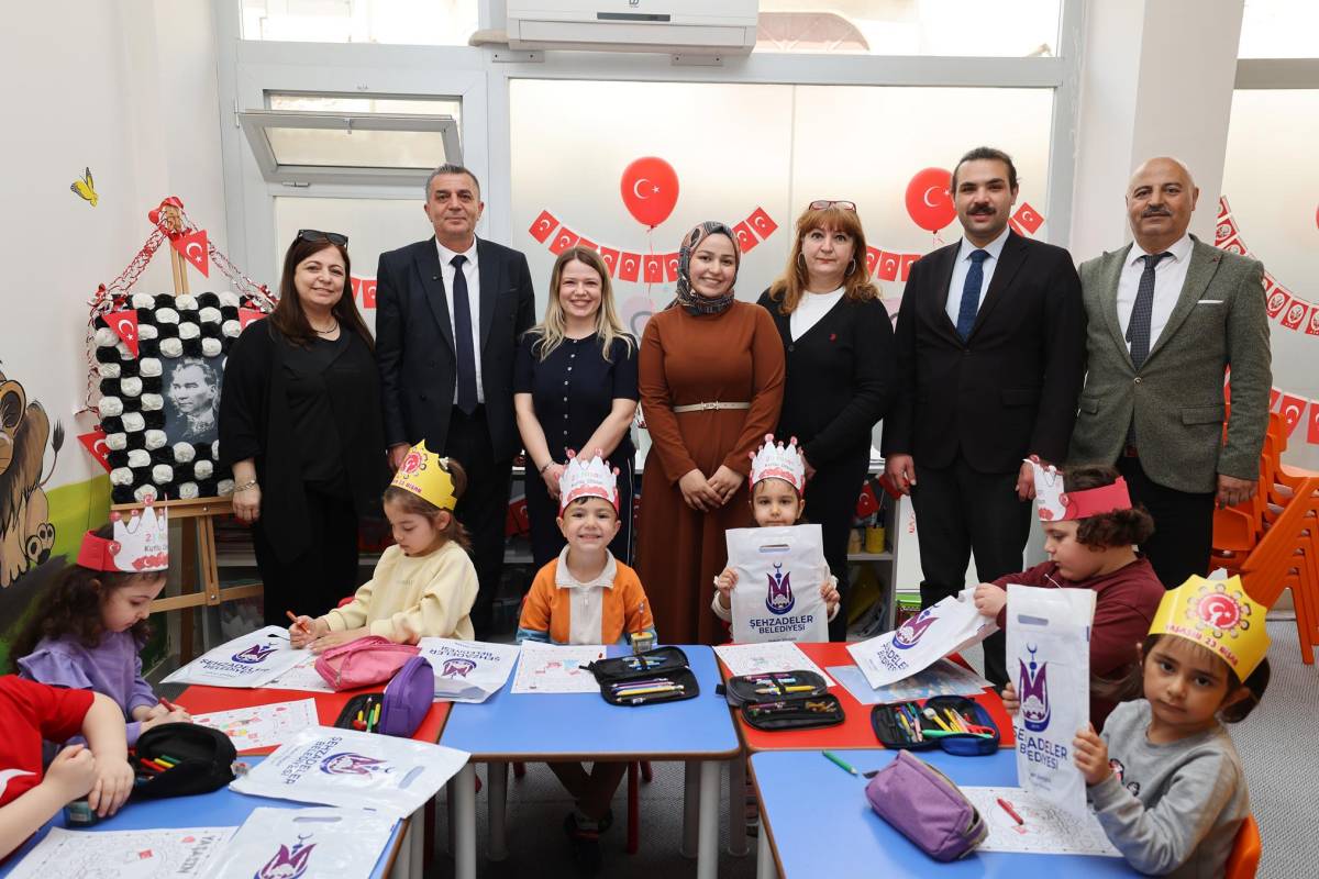 Başkan Şimşek’ten Miniklere 23 Nisan Ziyareti