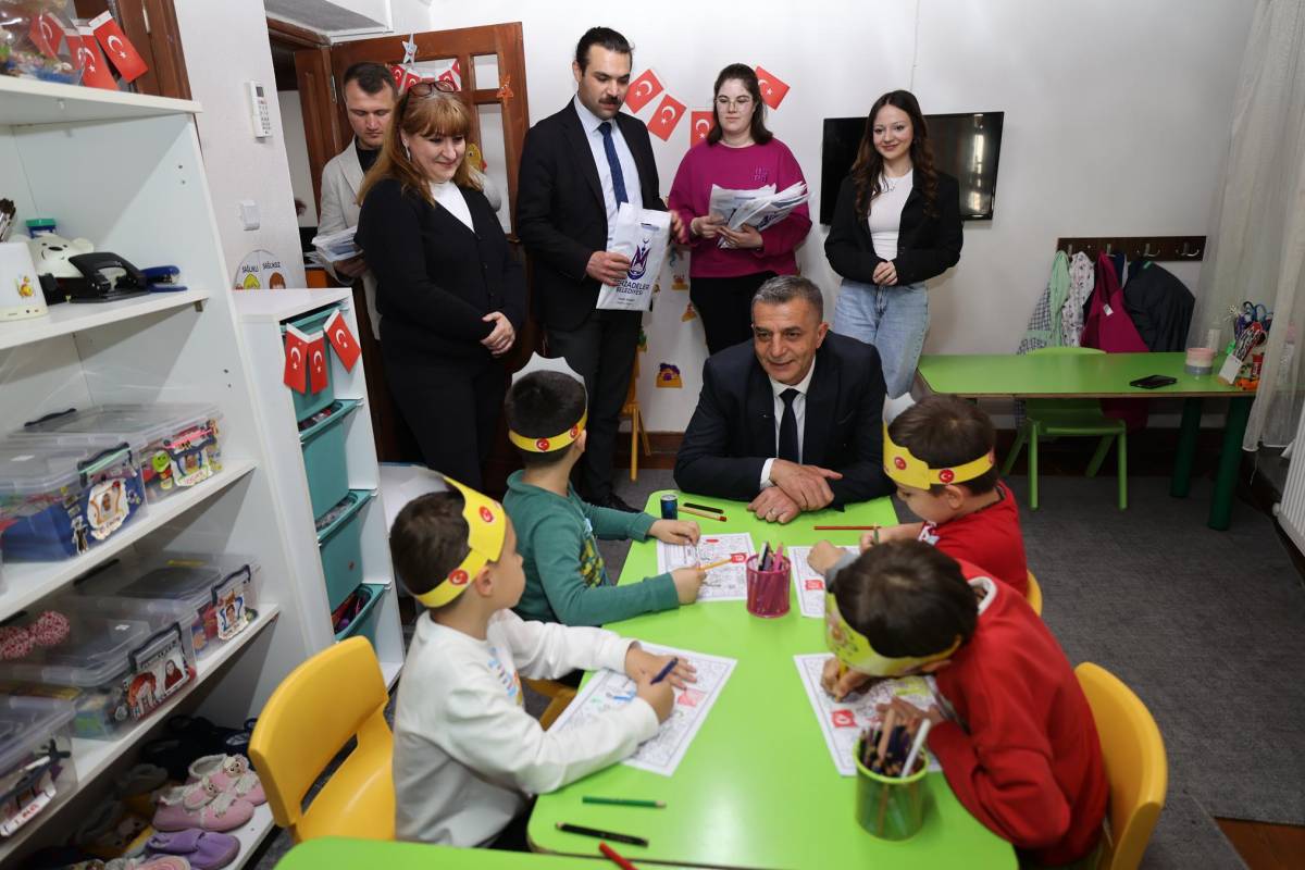 Başkan Şimşek’ten Miniklere 23 Nisan Ziyareti