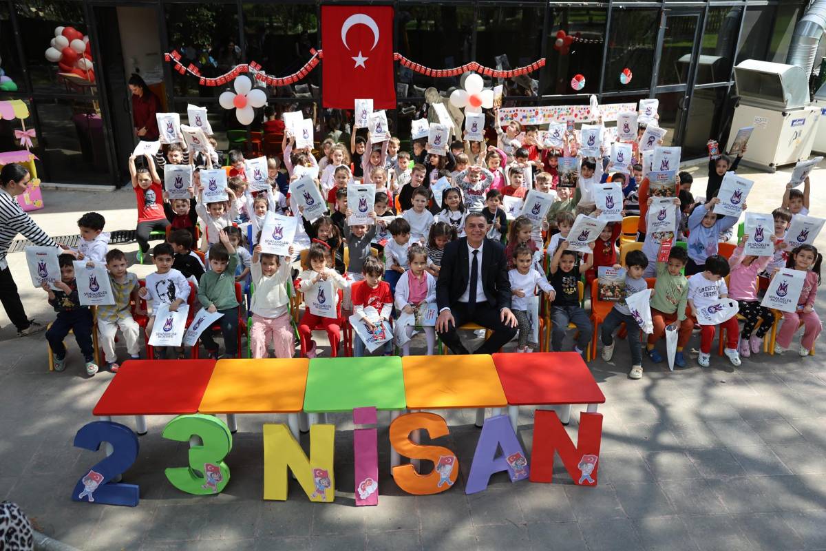 Başkan Şimşek’ten Miniklere 23 Nisan Ziyareti