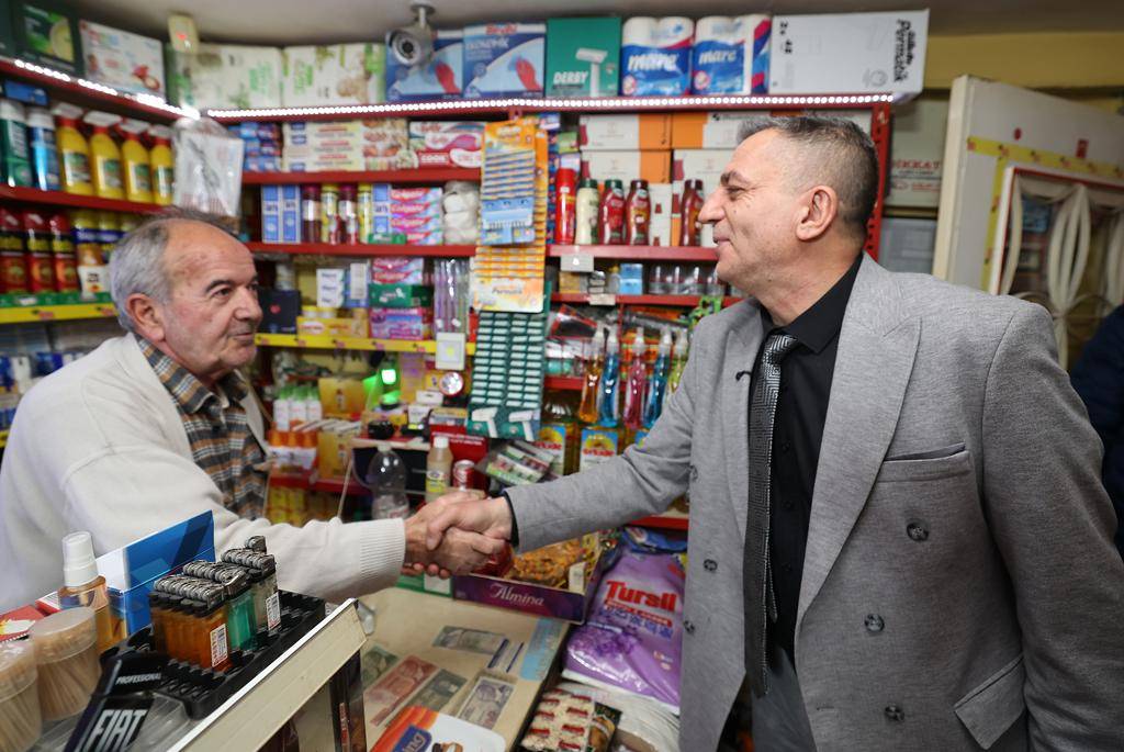 Başkan Şimşek Mahallelerde Talepleri Dinledi