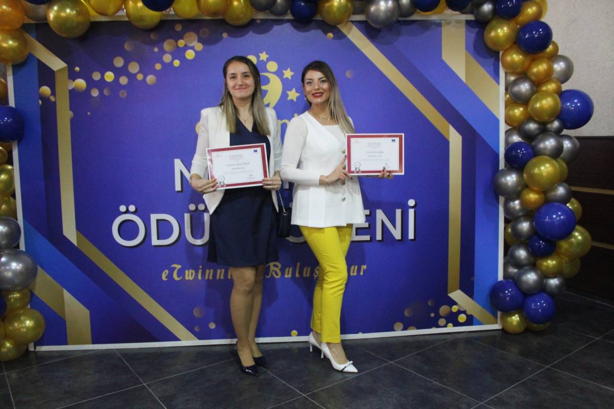 Hafsa Sultan Ortaokulu eTwinning ile Ödül Aldı