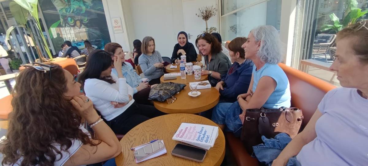 Manisa’da Kadınlar Kitap Buluşmasında Bir Araya Geldi