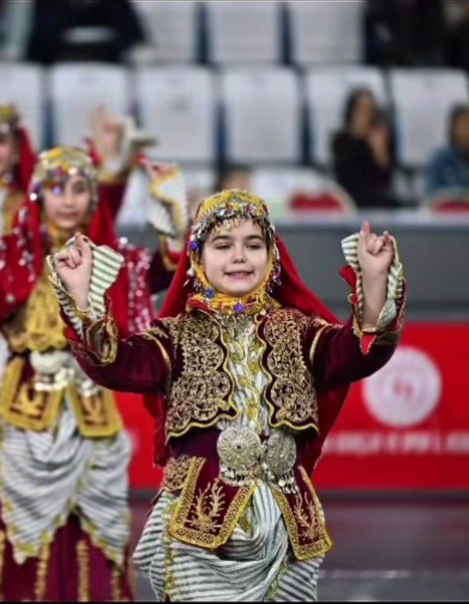 Gazi İlkokulu Halk Oyunlarında İl Birincisi Oldu