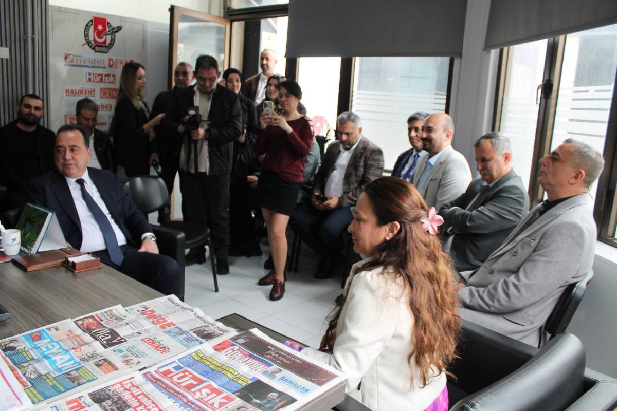 Manisa’da Basına Siyasetten Anlamlı Destek Ziyareti