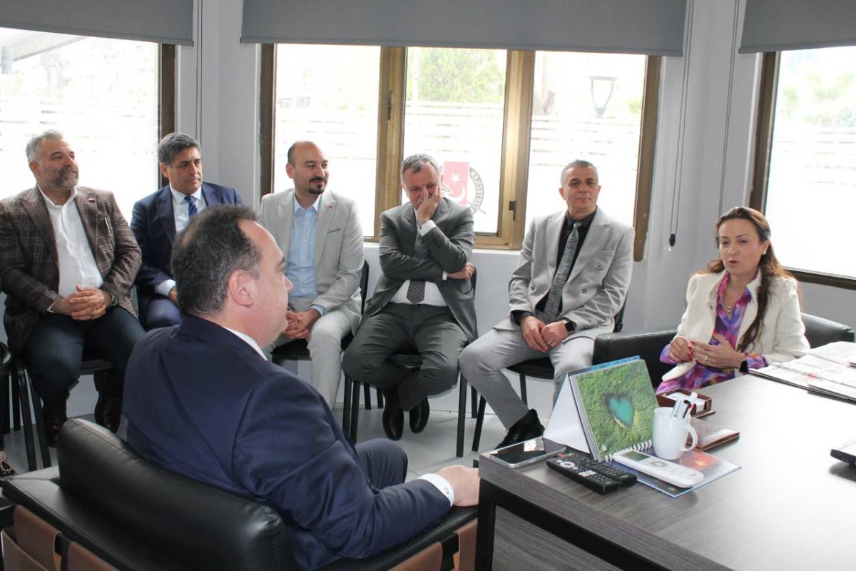 Manisa’da Basına Siyasetten Anlamlı Destek Ziyareti