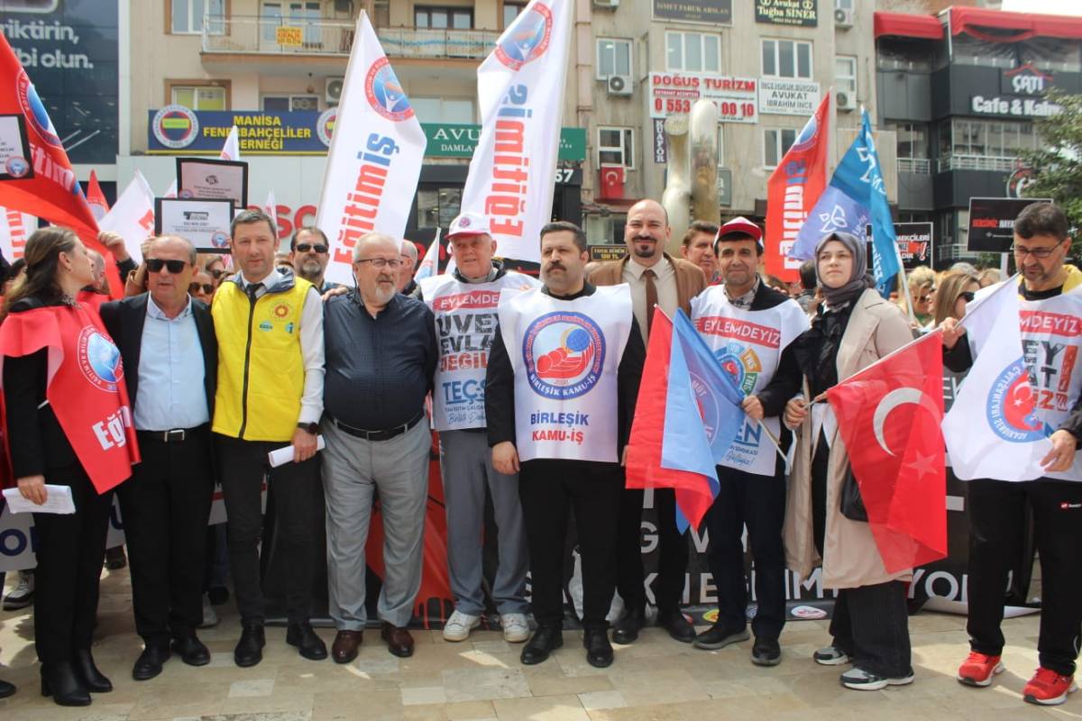 Manisa’da Öğretmenlerden Şiddete Karşı İş Bırakma