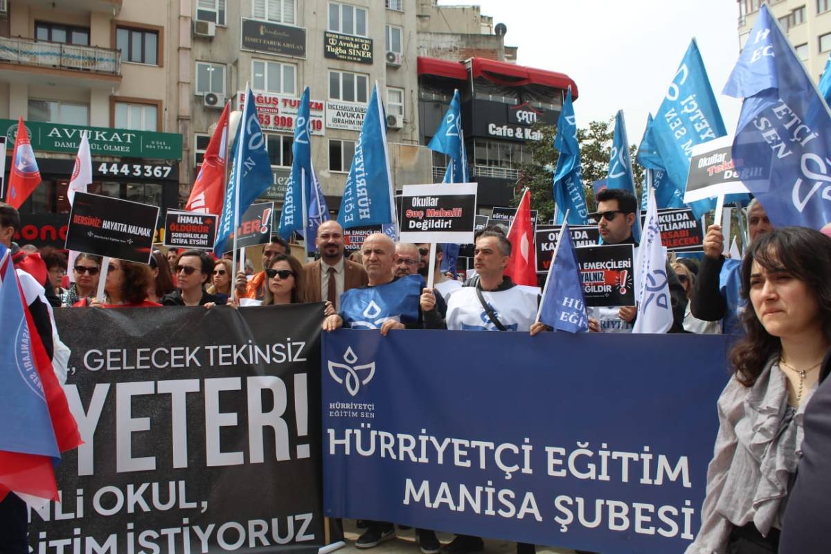 Manisa’da Öğretmenlerden Şiddete Karşı İş Bırakma