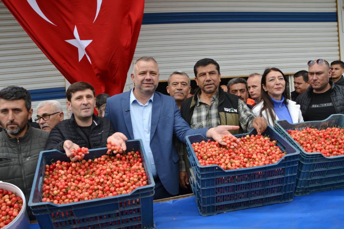Manisa’da Kiraz Sezonu Açıldı