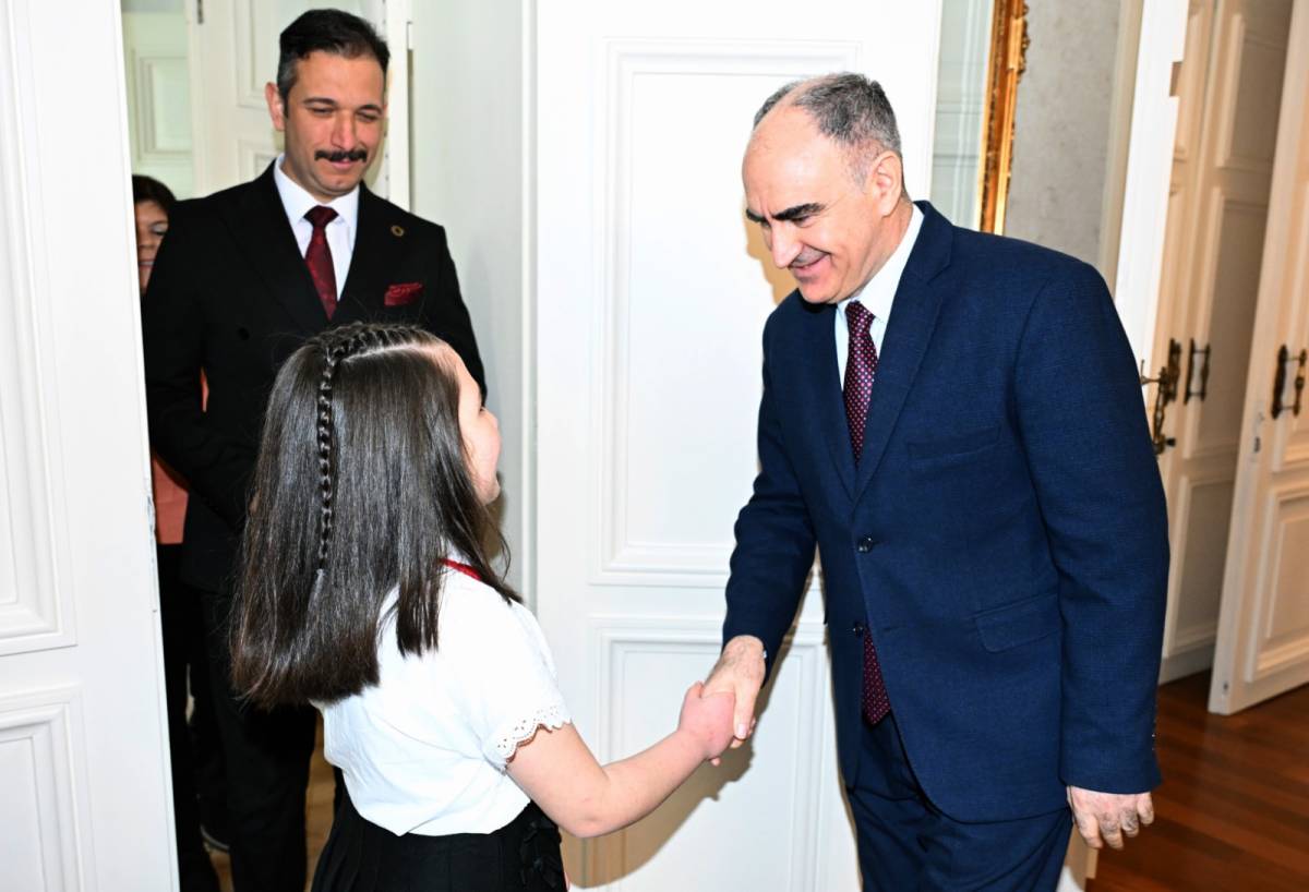 Manisa’da Valilik Koltuğu Minik Valiye Emanet