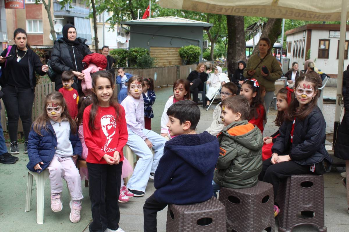 Şehzadeler’de 23 Nisan Coşkusu Mahalleye Yayıldı