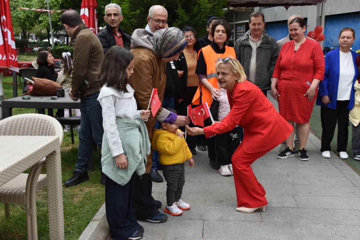 Manisa’da 23 Nisan’da Çocuklara Bayram Sevinci
