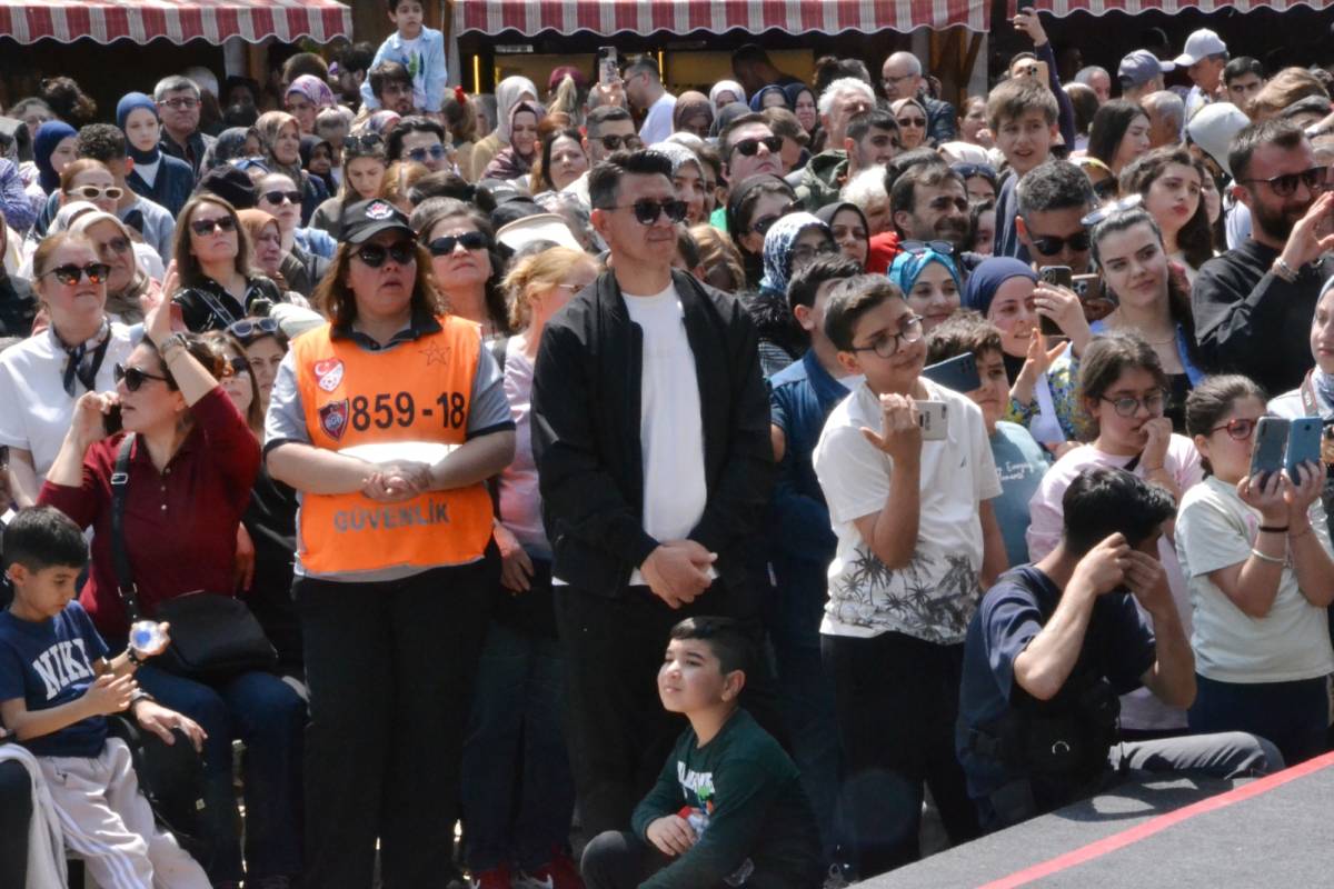 Mesir Festivali’nde 2 Tonluk Dev Pilav İkramı