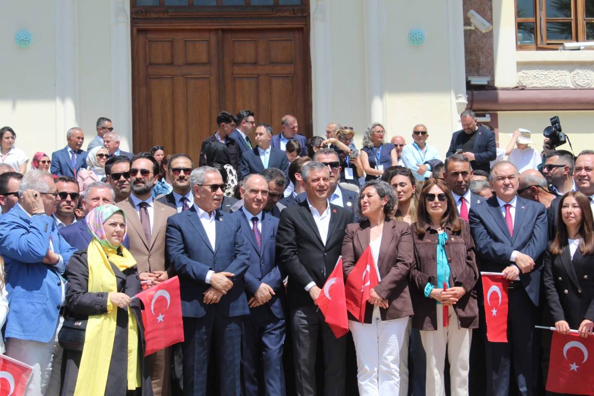 Mesir Macunu Saçımıyla Manisa’da Büyük Coşku