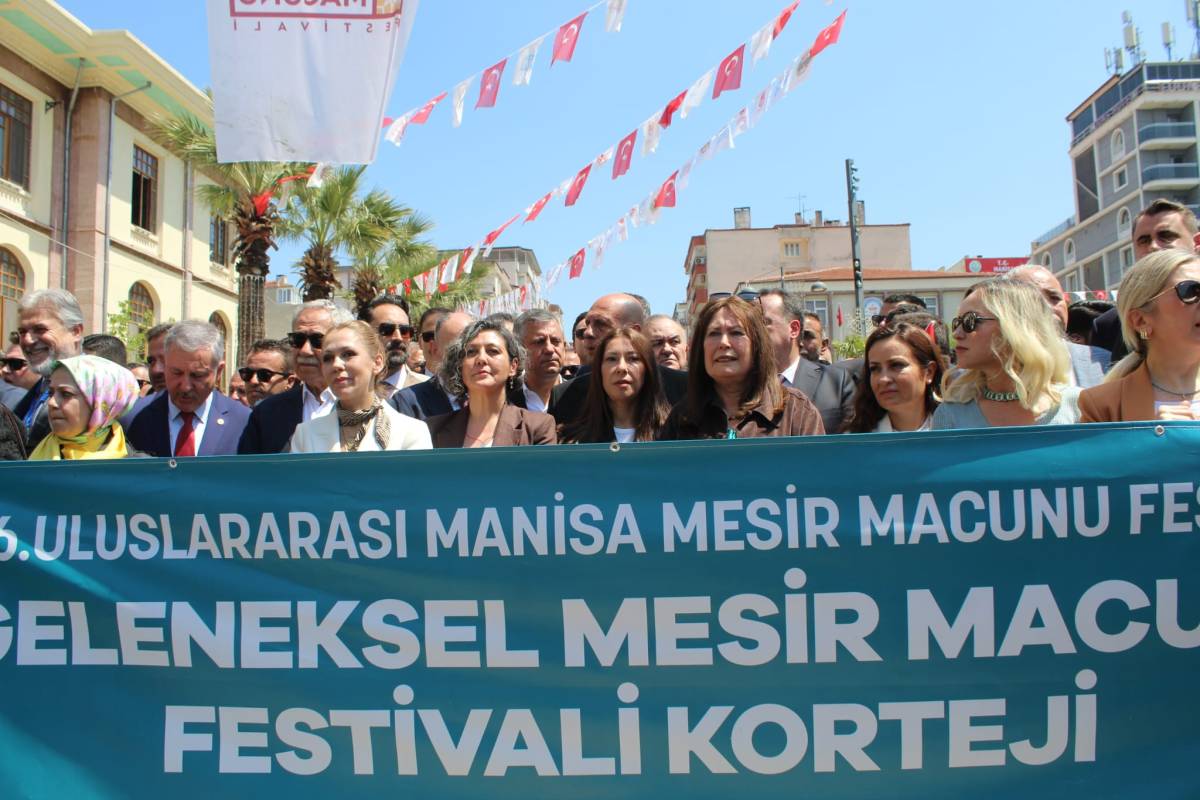 Mesir Macunu Saçımıyla Manisa’da Büyük Coşku