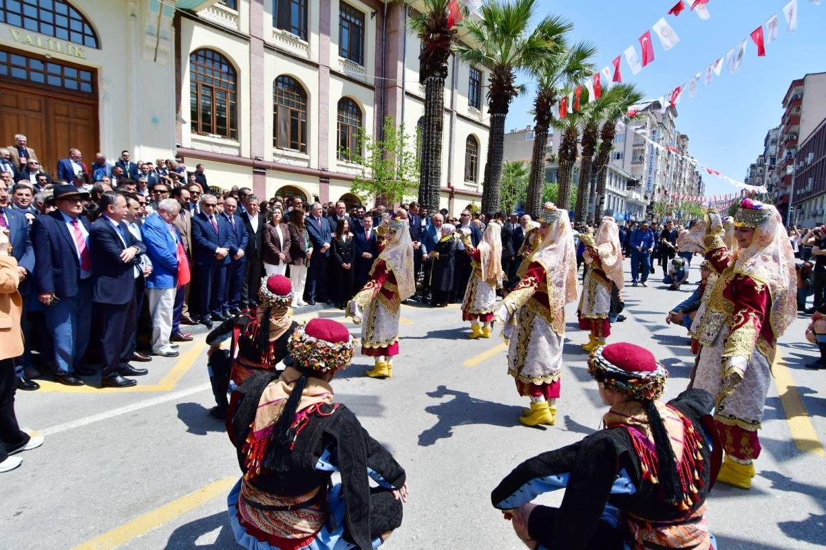 Yeniyol Grubu  Mesir Festivali ve Toplantı Mesajı