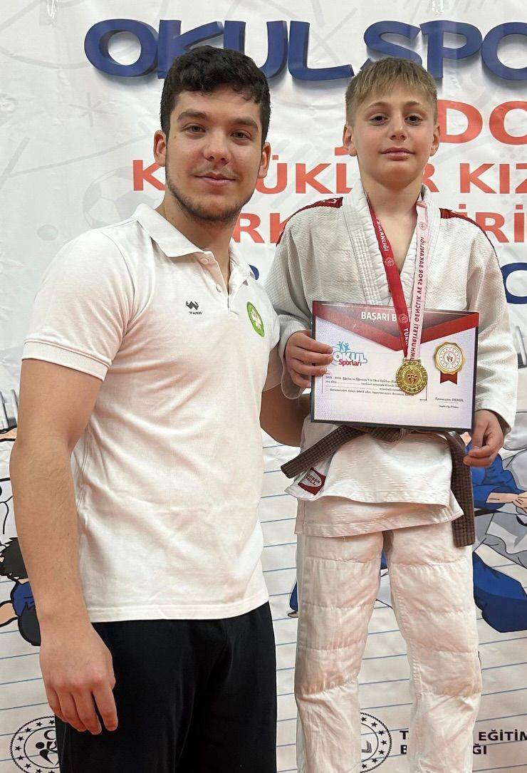 Bilecik’te Altın Madalya: Yavuz Selim İnci Türkiye Şampiyonu Oldu