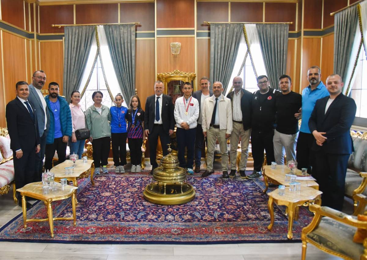 Başkan Balaban Şampiyon Sporcuları Ağırladı