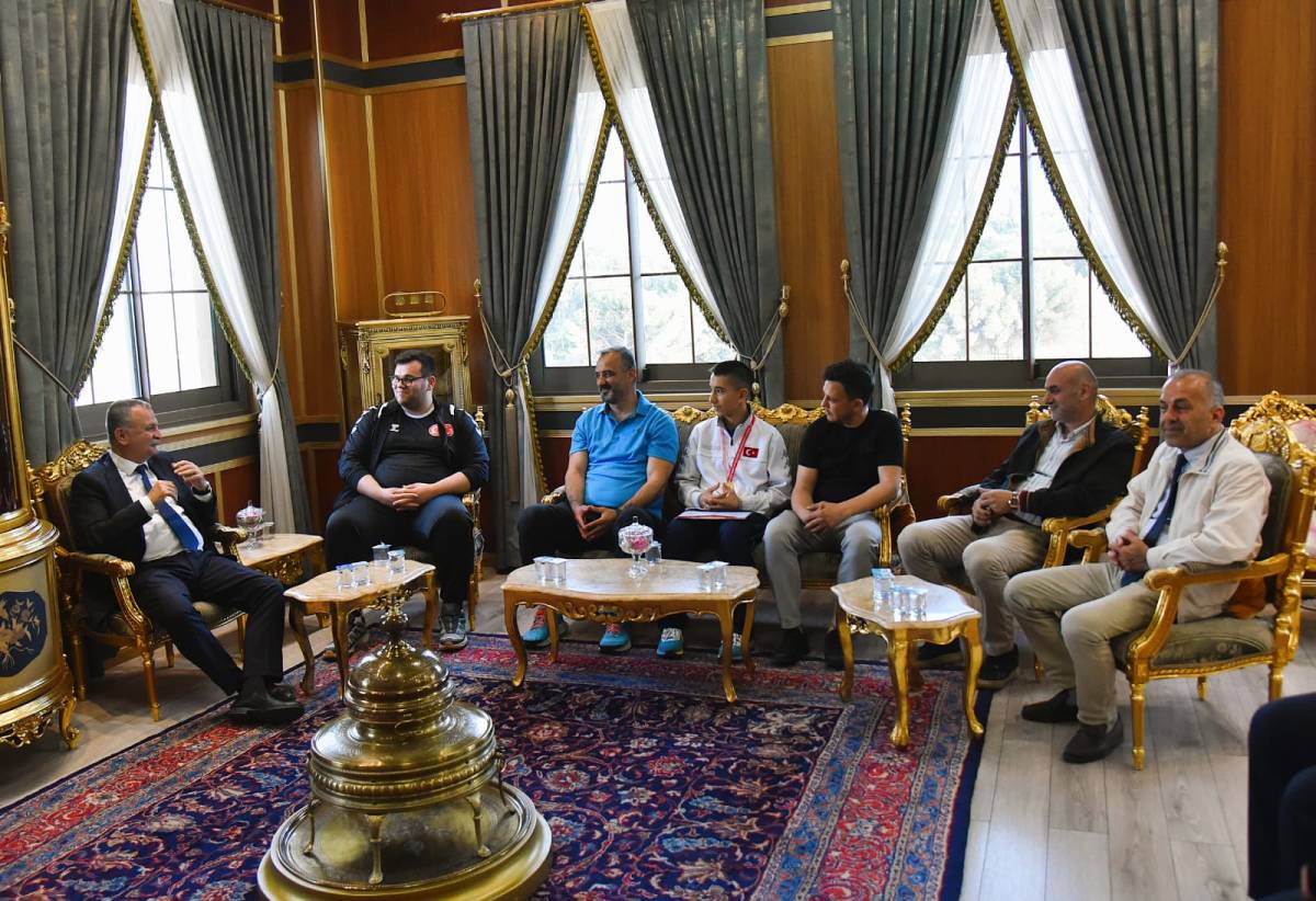 Başkan Balaban Şampiyon Sporcuları Ağırladı