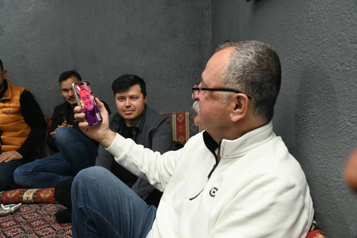 Başkan Balaban Akçaköy’de Gençlerle Buluştu